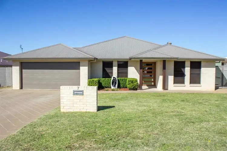 7 Ritz Pl, Dubbo NSW 2830