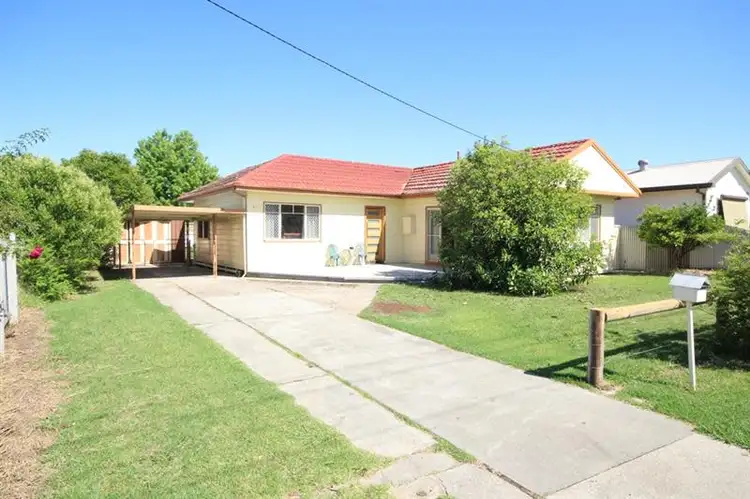 453 Kotthoff St, Lavington NSW 2641