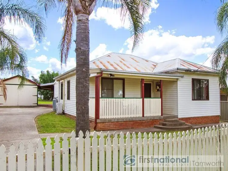Main view of Homely house listing, 17 Park St, Tamworth NSW 2340