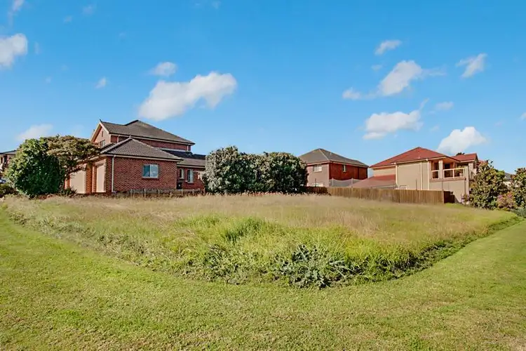 15 Hebrides Ave, Macquarie Links NSW 2565