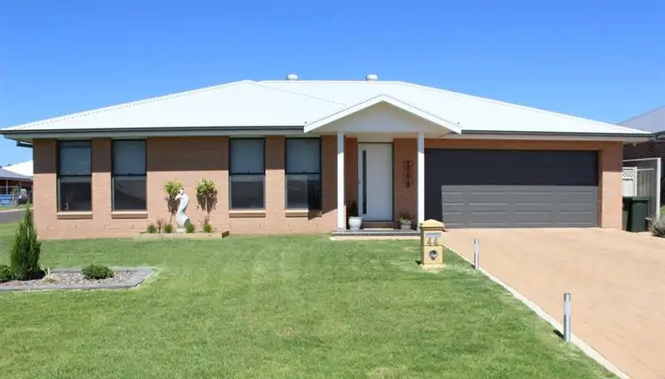 44 Champagne Dr, Dubbo NSW 2830