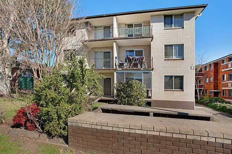 11/9 Reddall St, Campbelltown NSW 2560