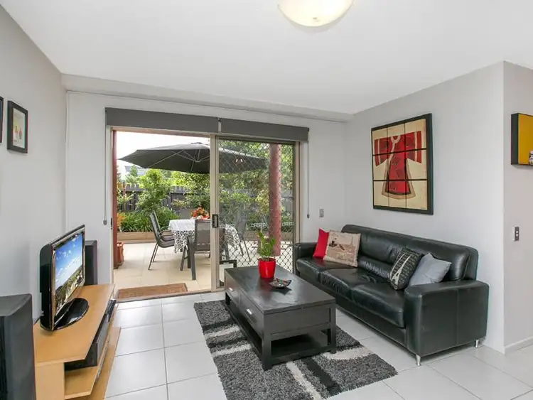 Third view of Homely apartment listing, 8/17 Ortive St, Yeronga QLD 4104