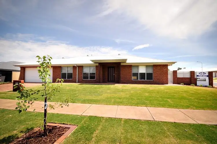 22 Hammond St, Dubbo NSW 2830