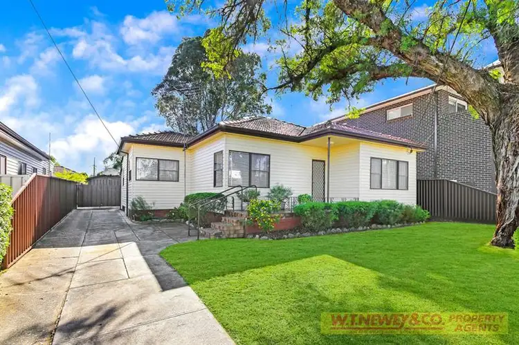 11 Ellesmere St, Panania NSW 2213