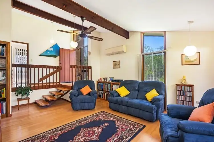 14 Cambridge St, Umina Beach NSW 2257