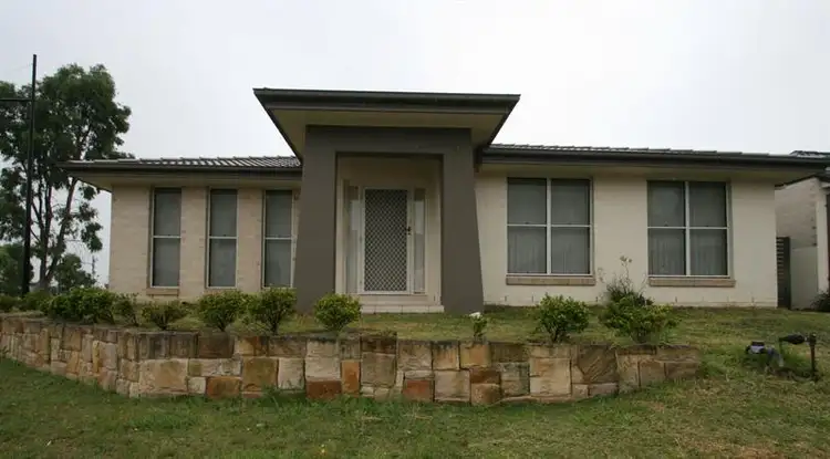 20 Maiden St, Ropes Crossing NSW 2760