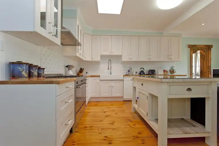 Sixth view of Homely house listing, 331 Donovan St, Albury NSW 2640