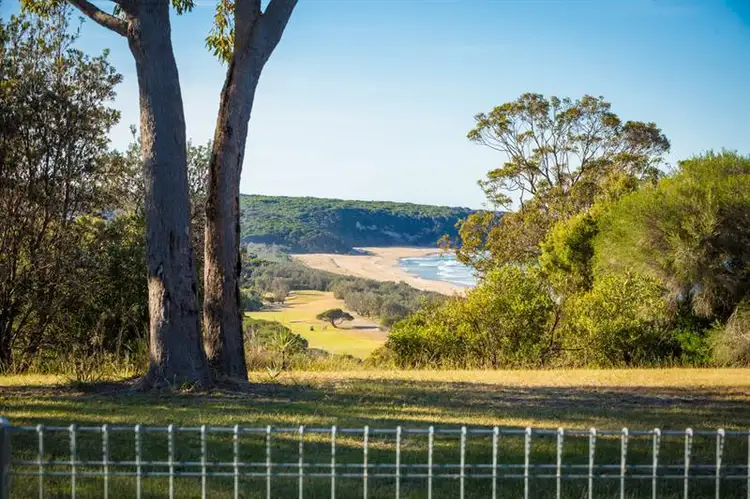 39 Surf Cir, Tura Beach NSW 2548