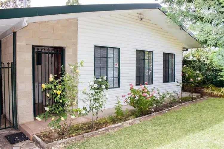 60 Sterling St, Dubbo NSW 2830