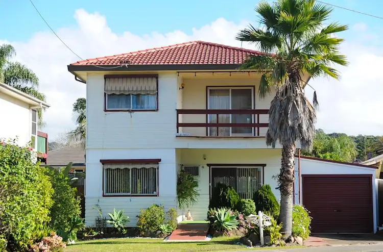 45 Ocean Beach Rd, Woy Woy NSW 2256