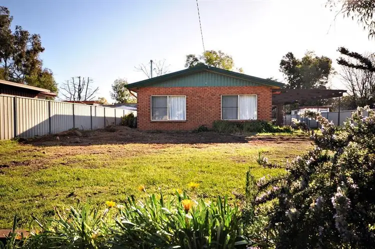 27 Bennett St, Dubbo NSW 2830