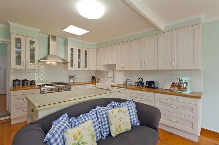 Fifth view of Homely house listing, 331 Donovan St, Albury NSW 2640