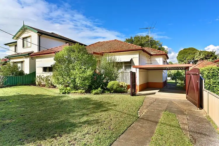 8 Newman St, Bass Hill NSW 2197