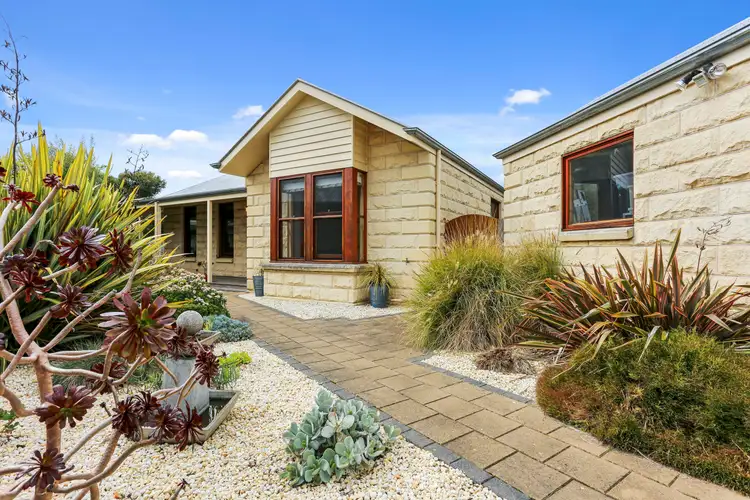 2 Chastel Close, Port Fairy VIC 3284