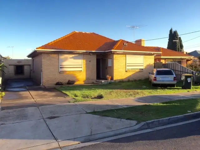 45 Sandford Ave, Sunshine North VIC 3020