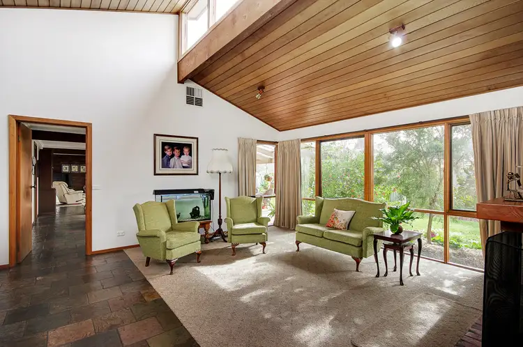 Fifth view of Homely house listing, 2 Marfell Court, Highton VIC 3216