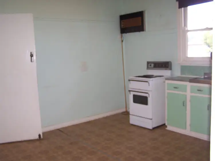 Fifth view of Homely house listing, 10 STATION STREET, Inglewood VIC 3517