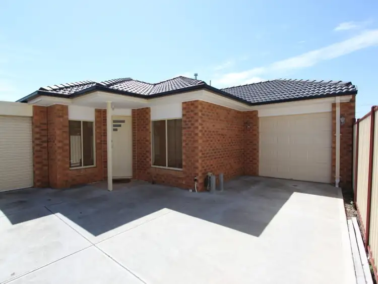 2/16 Holehouse Street, Sunshine North VIC 3020