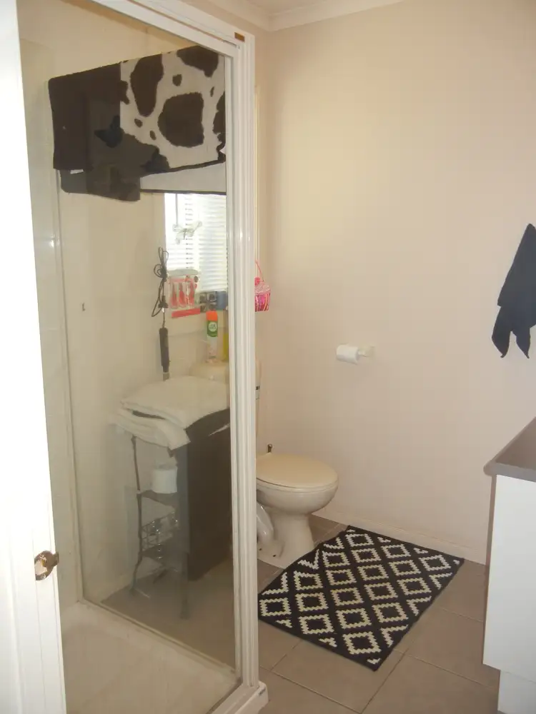 Seventh view of Homely house listing, 30 Sutherland Way, Drouin VIC 3818