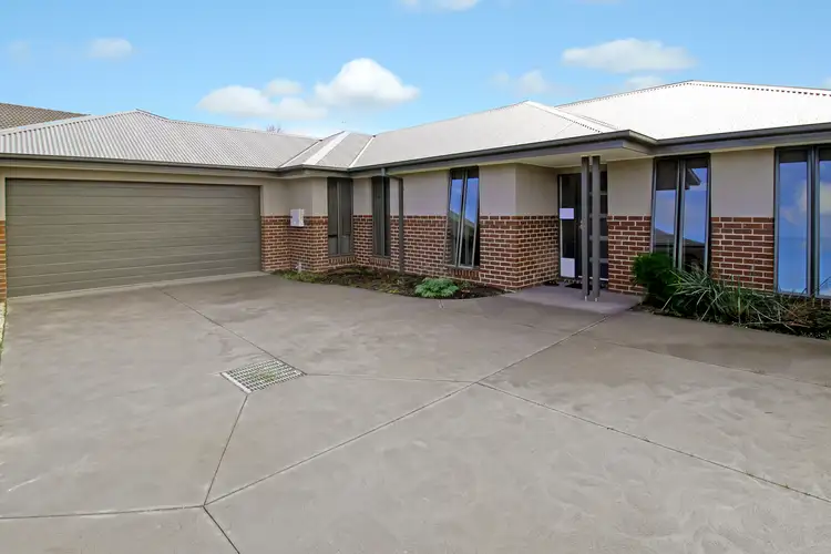 Main view of Homely townhouse listing, 2/15 Mitchell Court, Mansfield VIC 3722