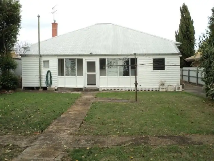 Third view of Homely house listing, 2 Roscoe Avenue, Hamilton VIC 3300