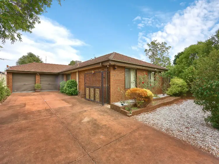 17 Condor Place, Taylors Lakes VIC 3038
