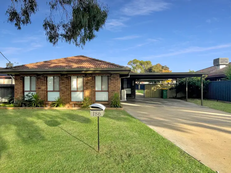 186 Murlong Street