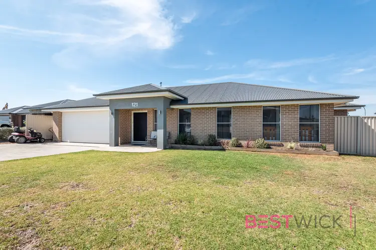 121 Graham Drive, Kelso NSW 2795