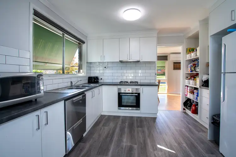 Fifth view of Homely house listing, 21 Holmes Court, Wodonga VIC 3690