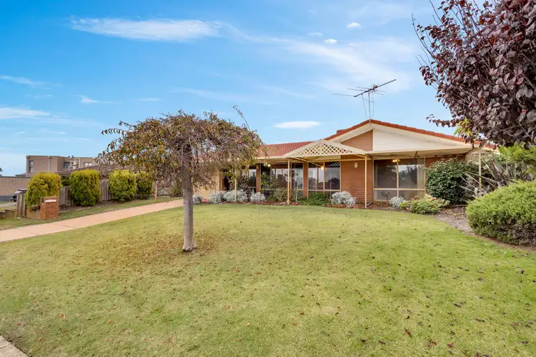 32 Danbury Crescent, Girrawheen WA 6064