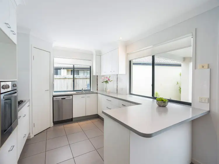 10 Crestview Drive, Peregian Springs QLD 4573