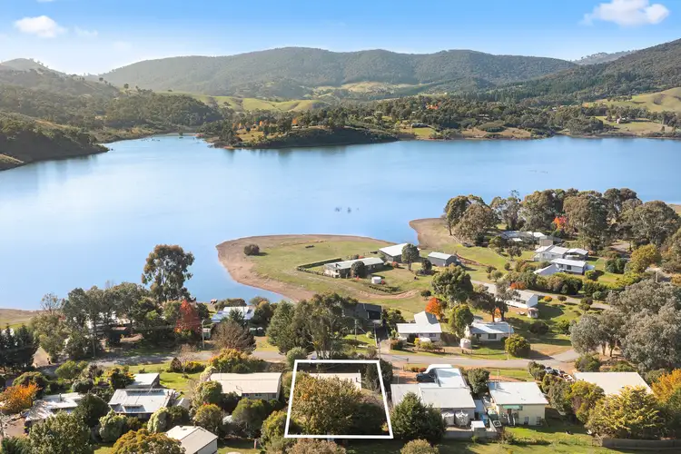 37 Lake Drive, Howqua Inlet VIC 3723