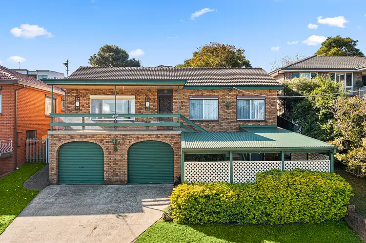 8 Gloria Crescent, Lake Heights NSW 2502