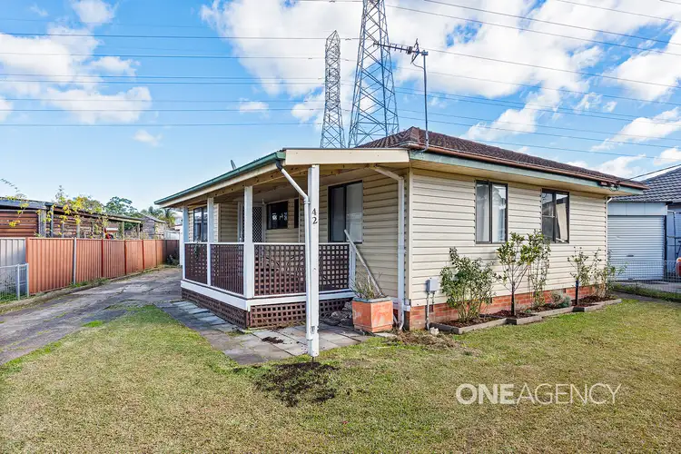 42 Eleebana Crescent, Koonawarra NSW 2530