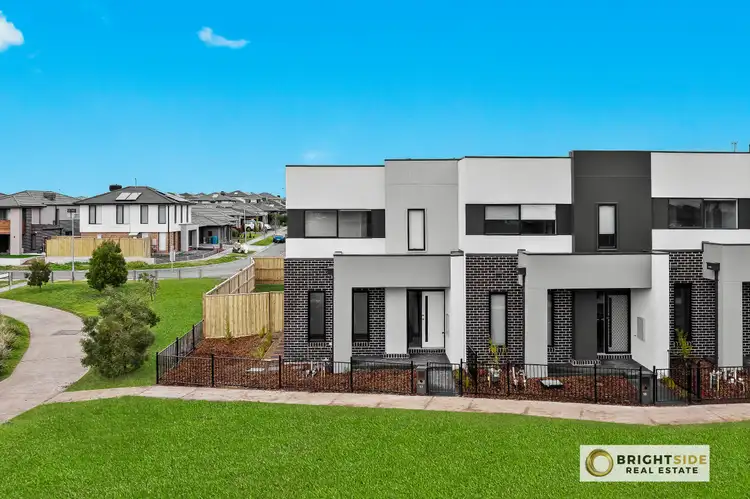17 Vendeen Walk, Clyde North VIC 3978