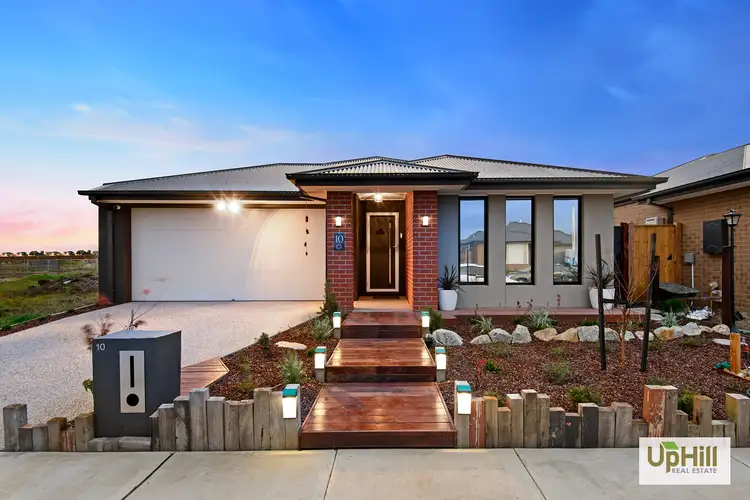 10 Luxembourg Avenue, Clyde North VIC 3978