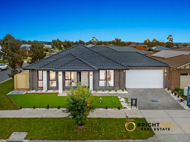 10 Cumberland Drive, Pakenham VIC 3810
