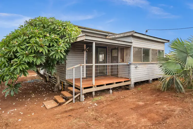 8 Rob Street, Newtown QLD 4350