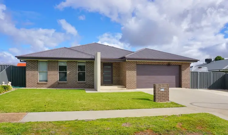 6 Old Hospital Road, West Wyalong NSW 2671