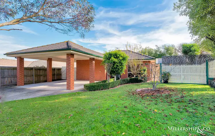 18 Stringybark Place, South Morang VIC 3752