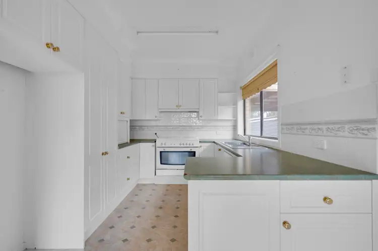 Sixth view of Homely house listing, 10 Eversley Street, Macarthur VIC 3286