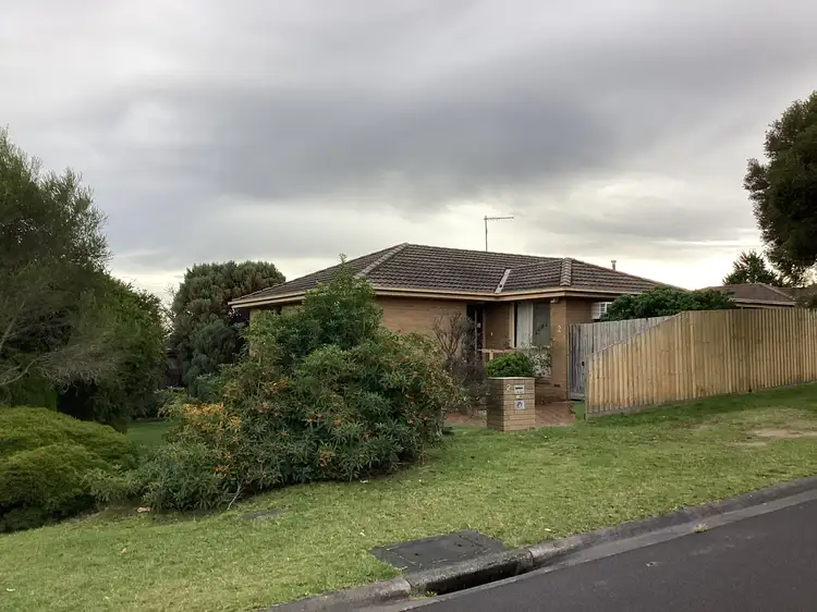 2 Skye Crescent