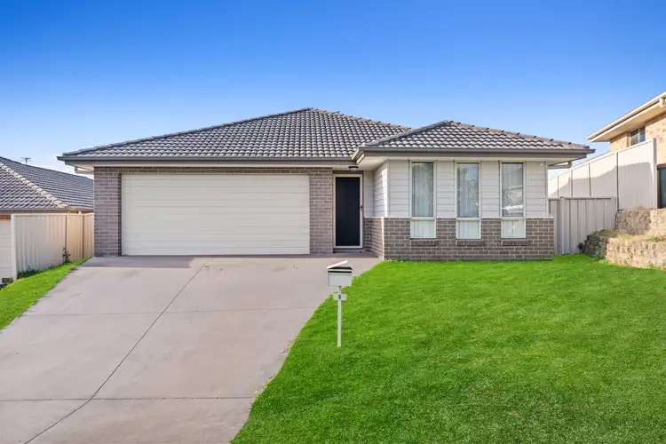 5 Sapphire Drive, Rutherford NSW 2320