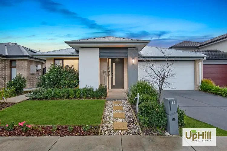 19 Destiny Drive, Cranbourne North VIC 3977