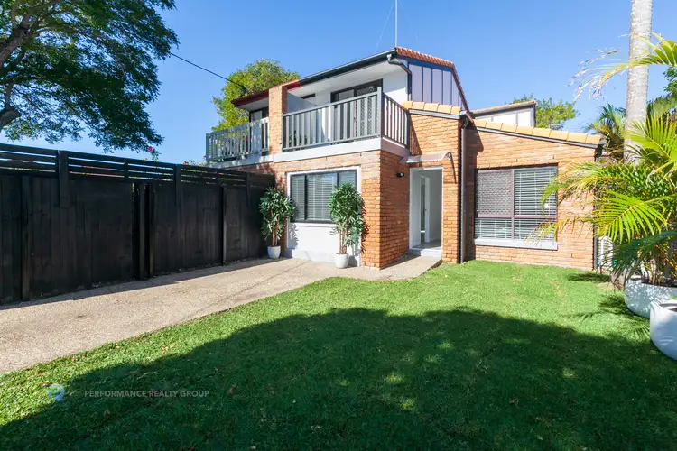 2/90 Frank Street, Labrador QLD 4215