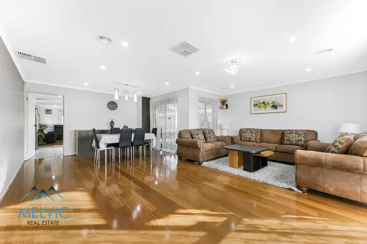 8 Millbank place, Cranbourne VIC 3977