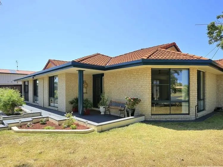 1 Aimee Drive, Urangan QLD 4655