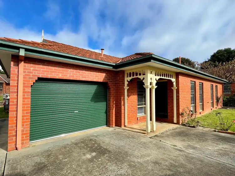 Main view of Homely townhouse listing, 1/21 O'Brien Court, West Albury NSW 2640