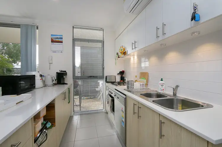 Fifth view of Homely apartment listing, 9/2 Coojong Link, Success WA 6164